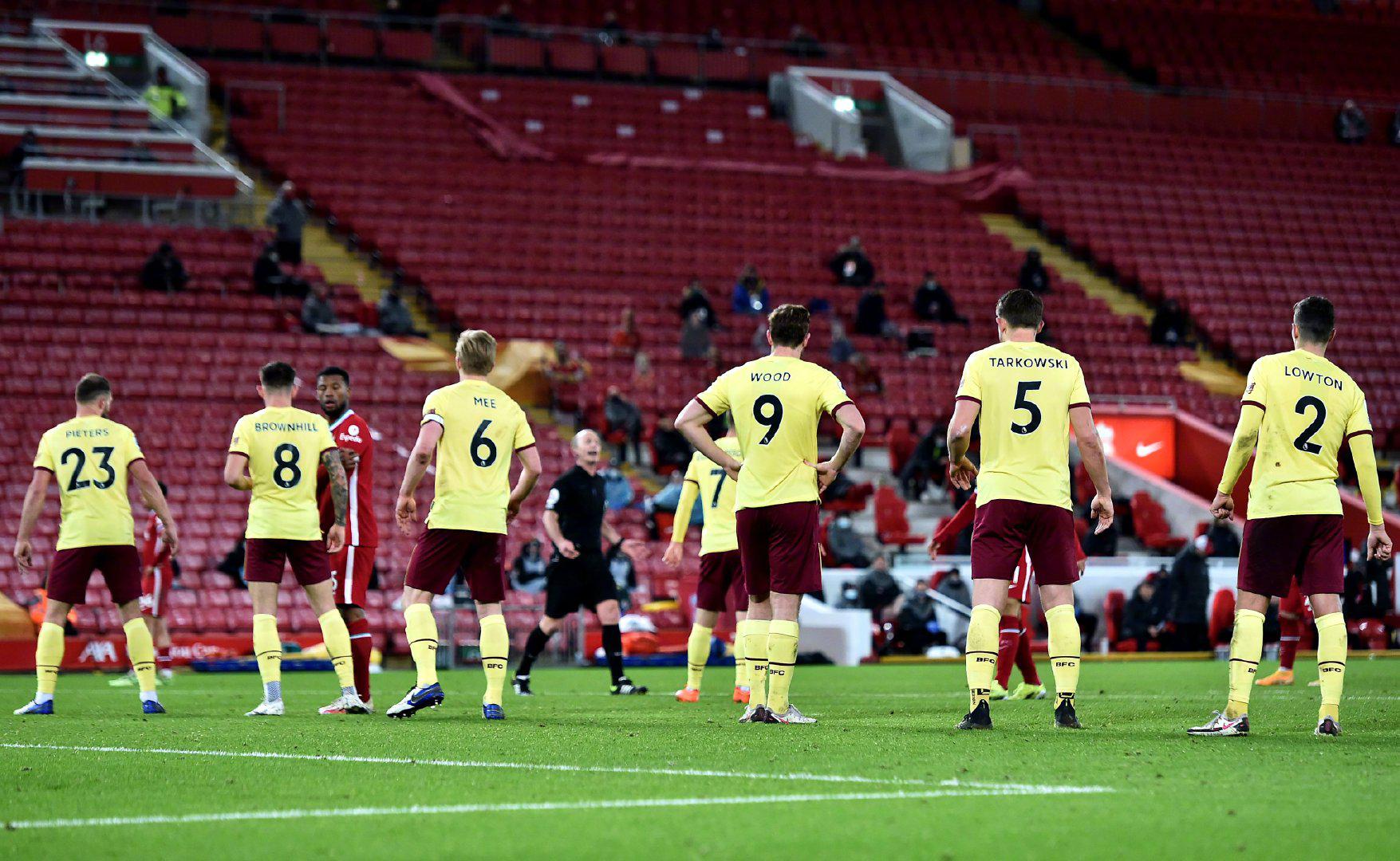 与之对垒的 与之对垒的